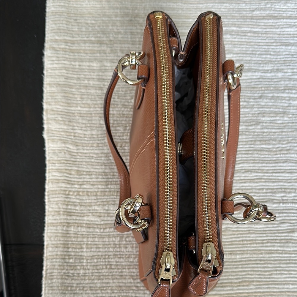 Coach cross grain mini Christi Carryall/ missing long strap. Great Condition. - Picture 3 of 10